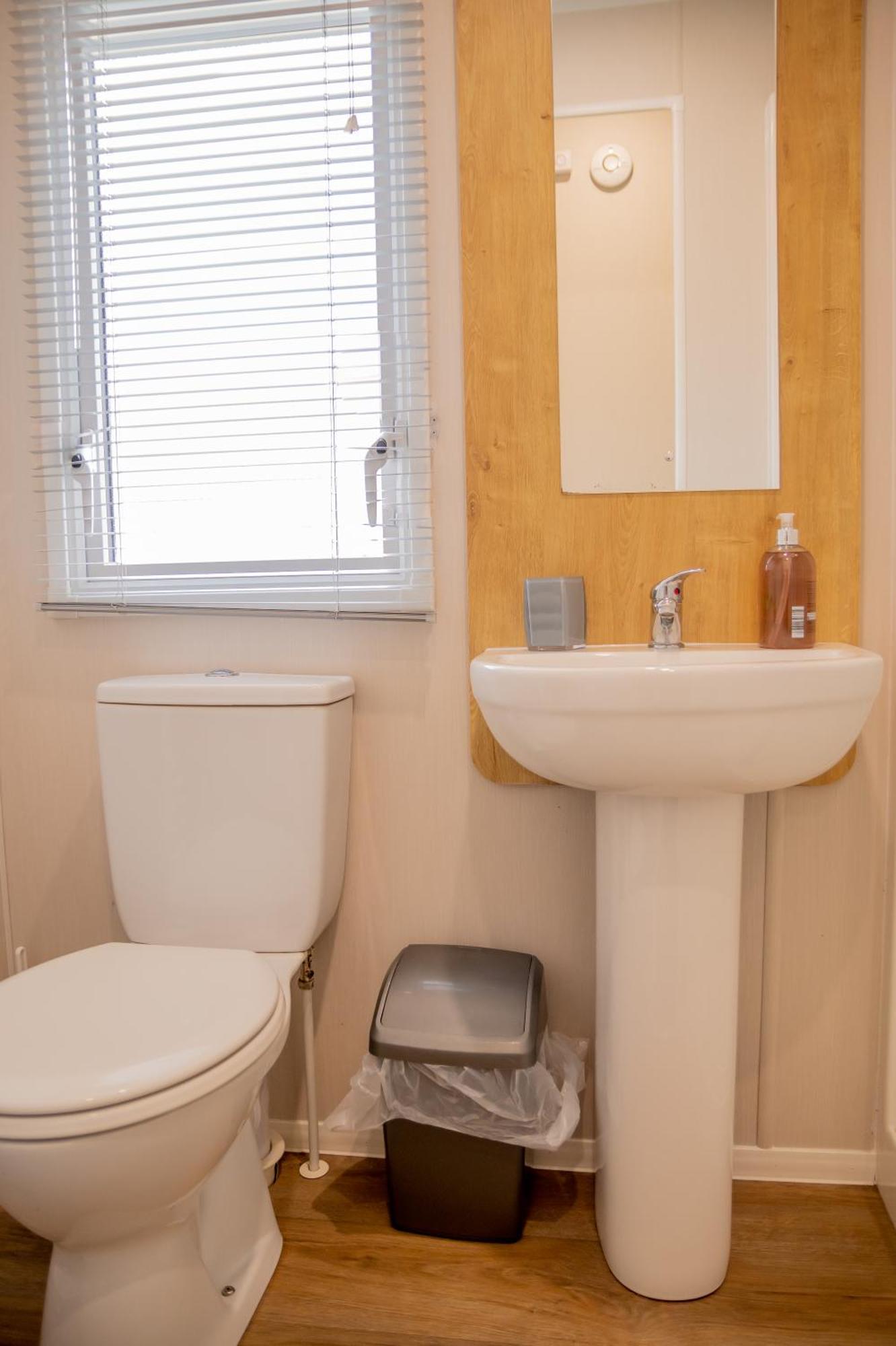 64 Lancaster The Lazy Willow 3 Bedroom Hot Tub Caravan Tattershall Lakes Esterno foto