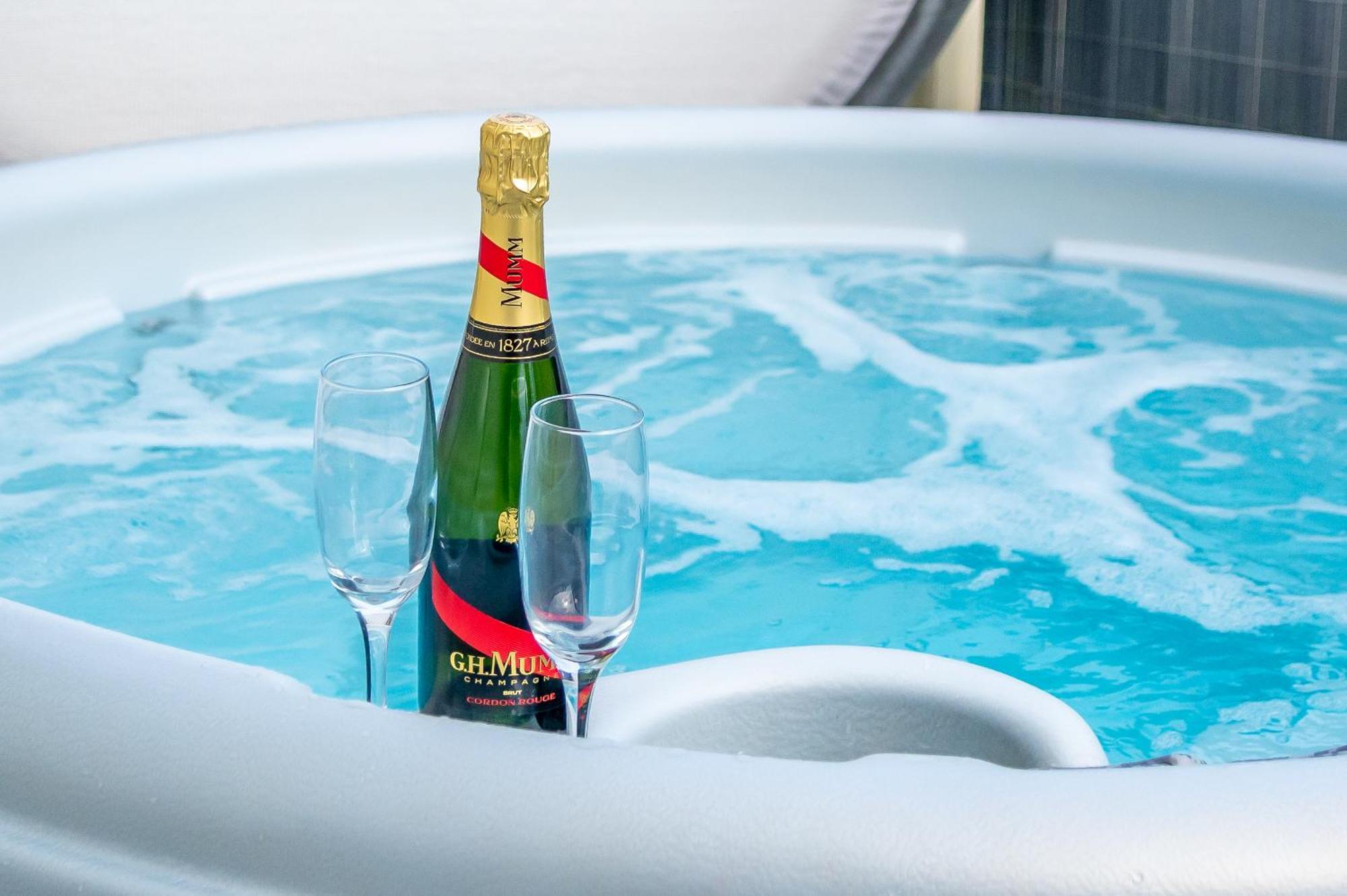 64 Lancaster The Lazy Willow 3 Bedroom Hot Tub Caravan Tattershall Lakes Esterno foto