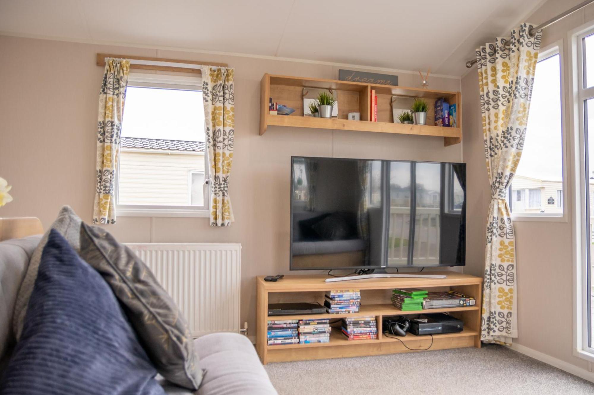 64 Lancaster The Lazy Willow 3 Bedroom Hot Tub Caravan Tattershall Lakes Esterno foto