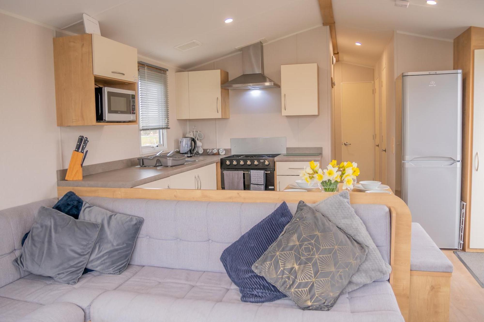 64 Lancaster The Lazy Willow 3 Bedroom Hot Tub Caravan Tattershall Lakes Esterno foto