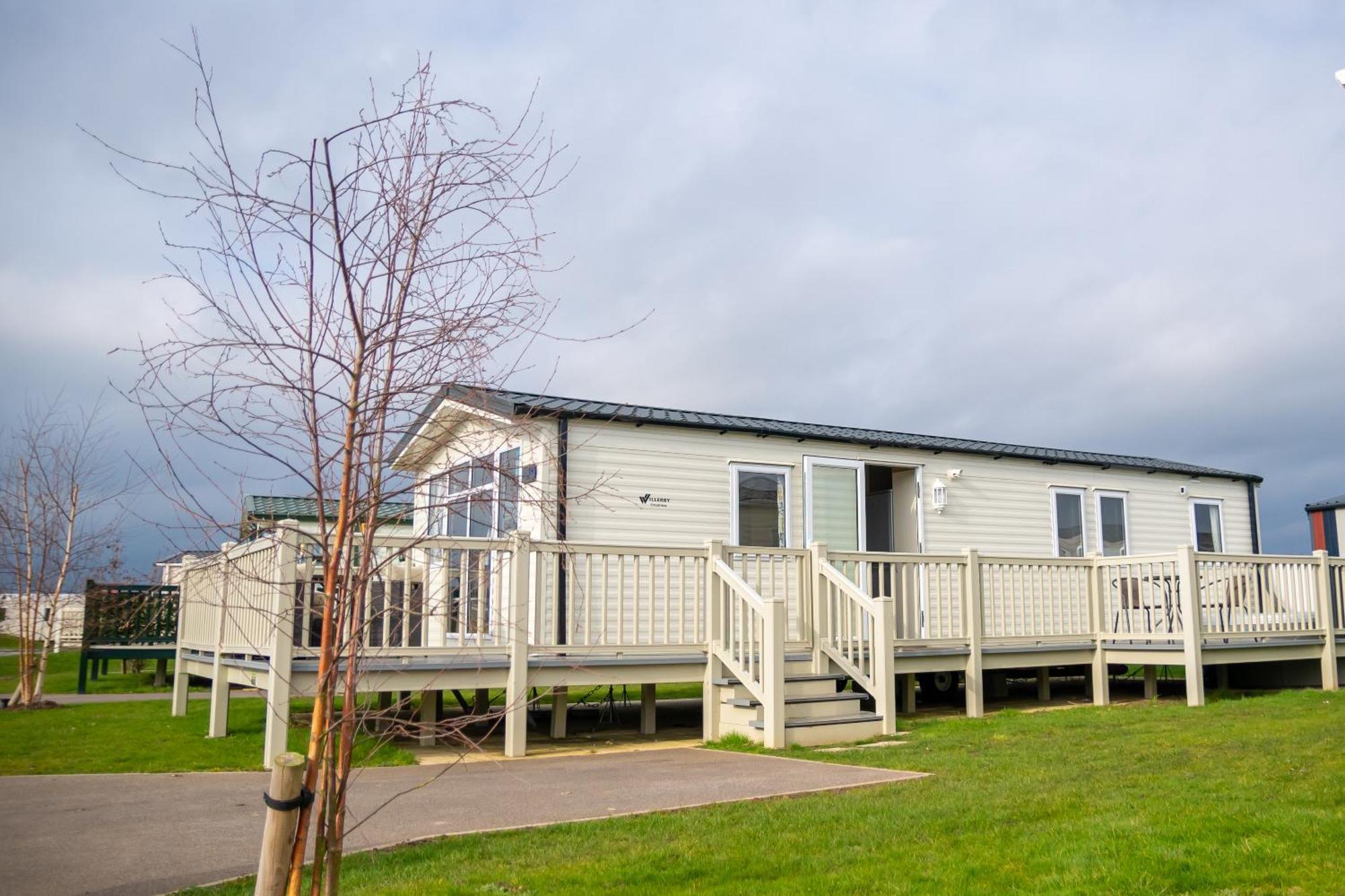 64 Lancaster The Lazy Willow 3 Bedroom Hot Tub Caravan Tattershall Lakes Esterno foto