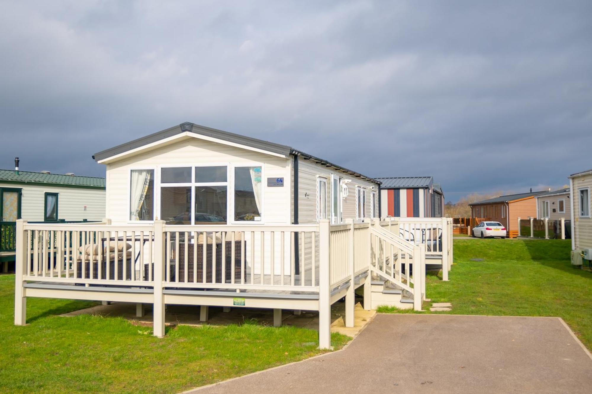 64 Lancaster The Lazy Willow 3 Bedroom Hot Tub Caravan Tattershall Lakes Esterno foto