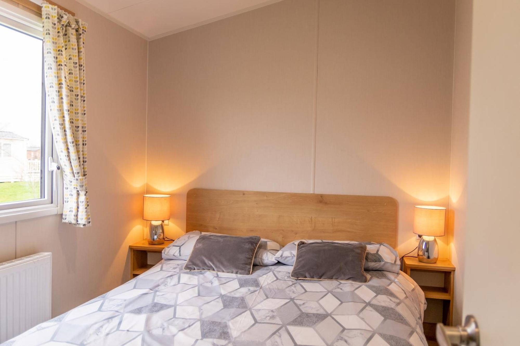 64 Lancaster The Lazy Willow 3 Bedroom Hot Tub Caravan Tattershall Lakes Esterno foto